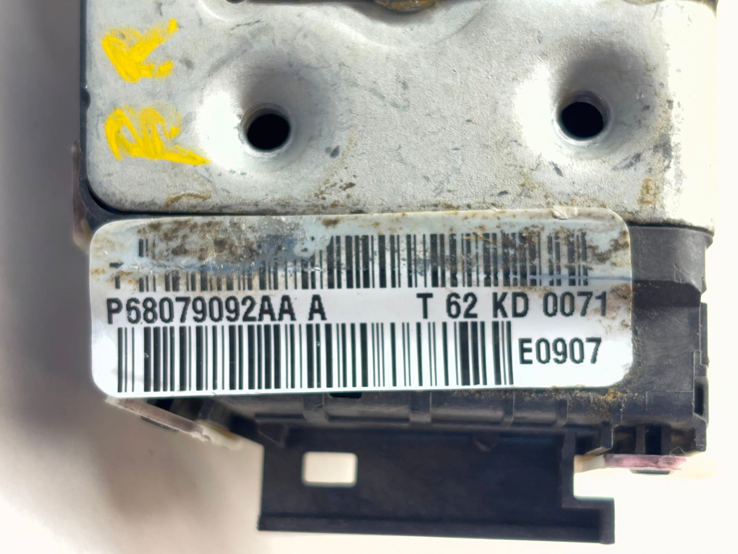 Passenger Front Door Latch Actuator 2011-12 Ram 1500 2012 Ram 2500 3500 68079092