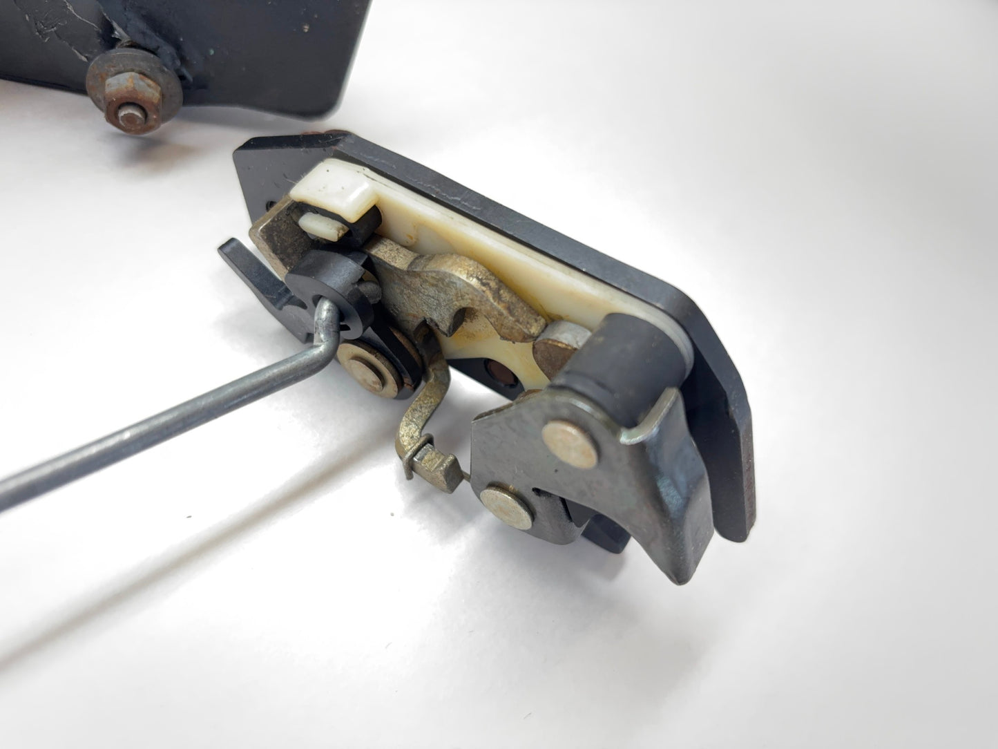 Rear Door Hardware 1998-01 Ram 1500 98-02 2500 3500 LH Quad Cab (rear half door)