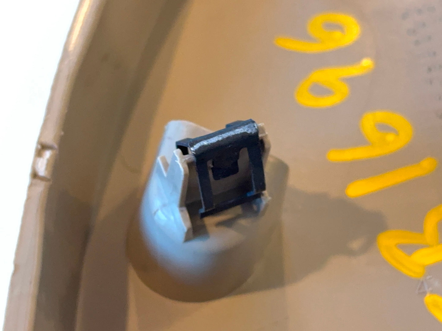 Driver Side Door Panel Mirror Cover 13-18 1500 2500 3500 19+ Classic 1HA43HL1AA