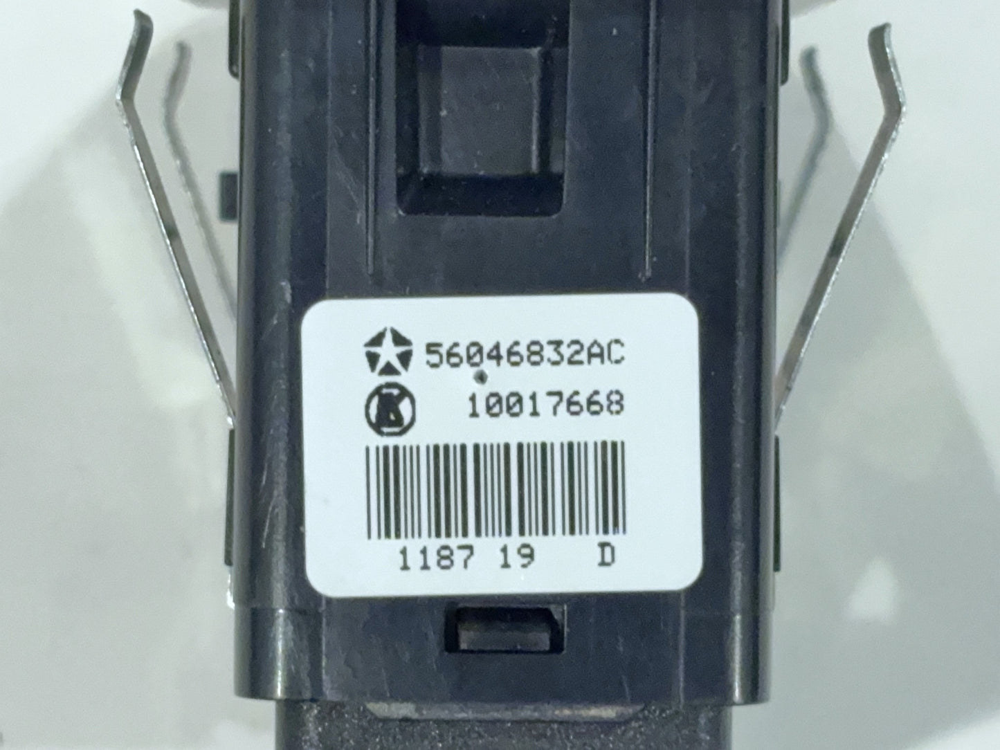 Rear Window Switch 2016-18 Ram 1500 2500 3500 2019+ Classic 56046832AC LH or RH/