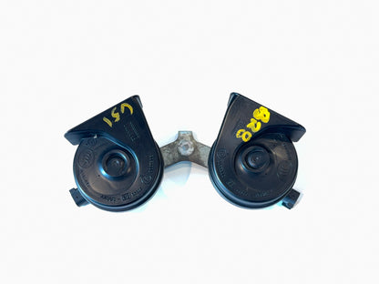 Dual Horn and Bracket Assembly, 2010-2012 Ram 2500 3500 Diesel 5026963AB