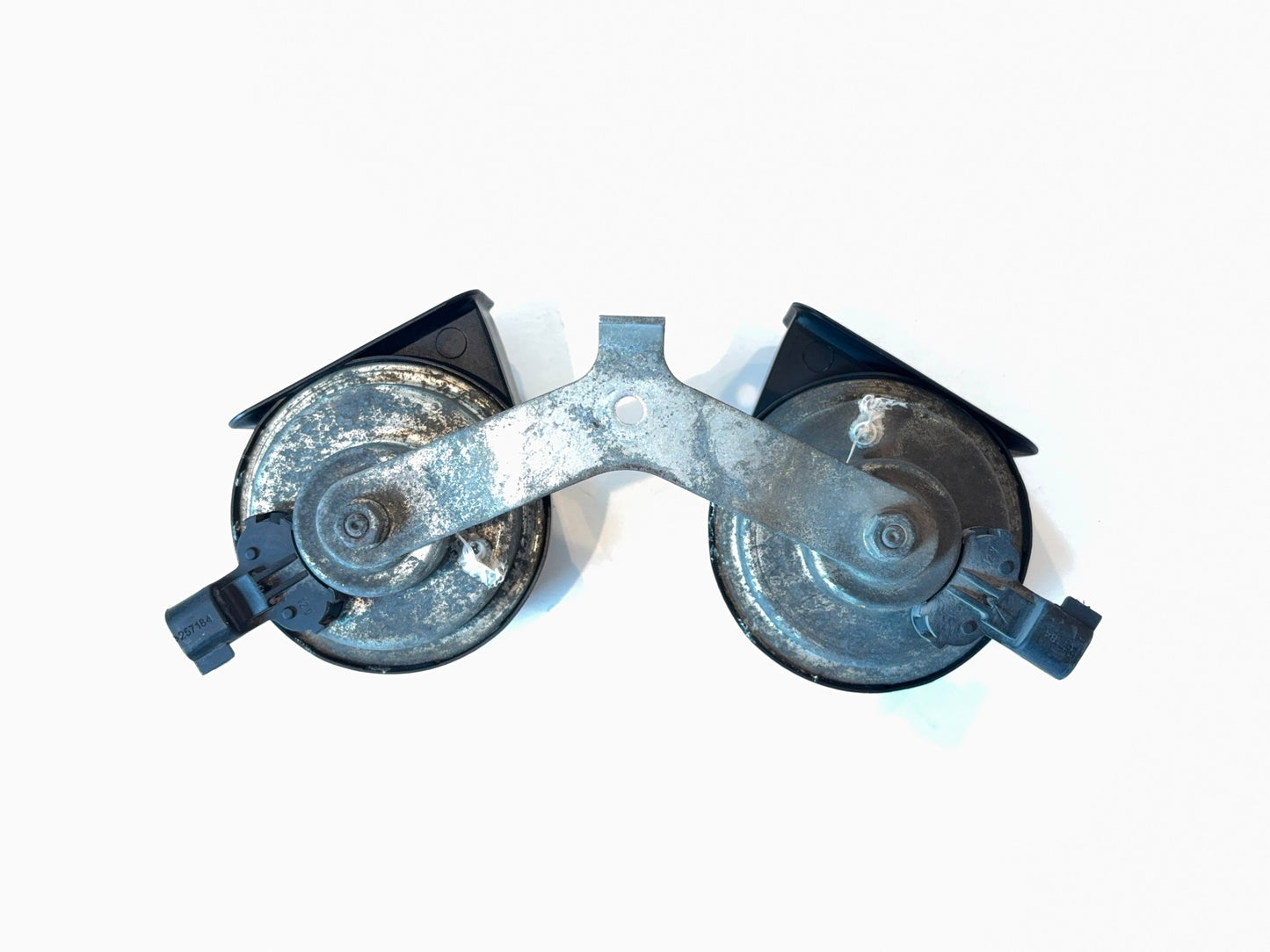 Dual Horn and Bracket Assembly, 2010-2012 Ram 2500 3500 Diesel 5026963AB