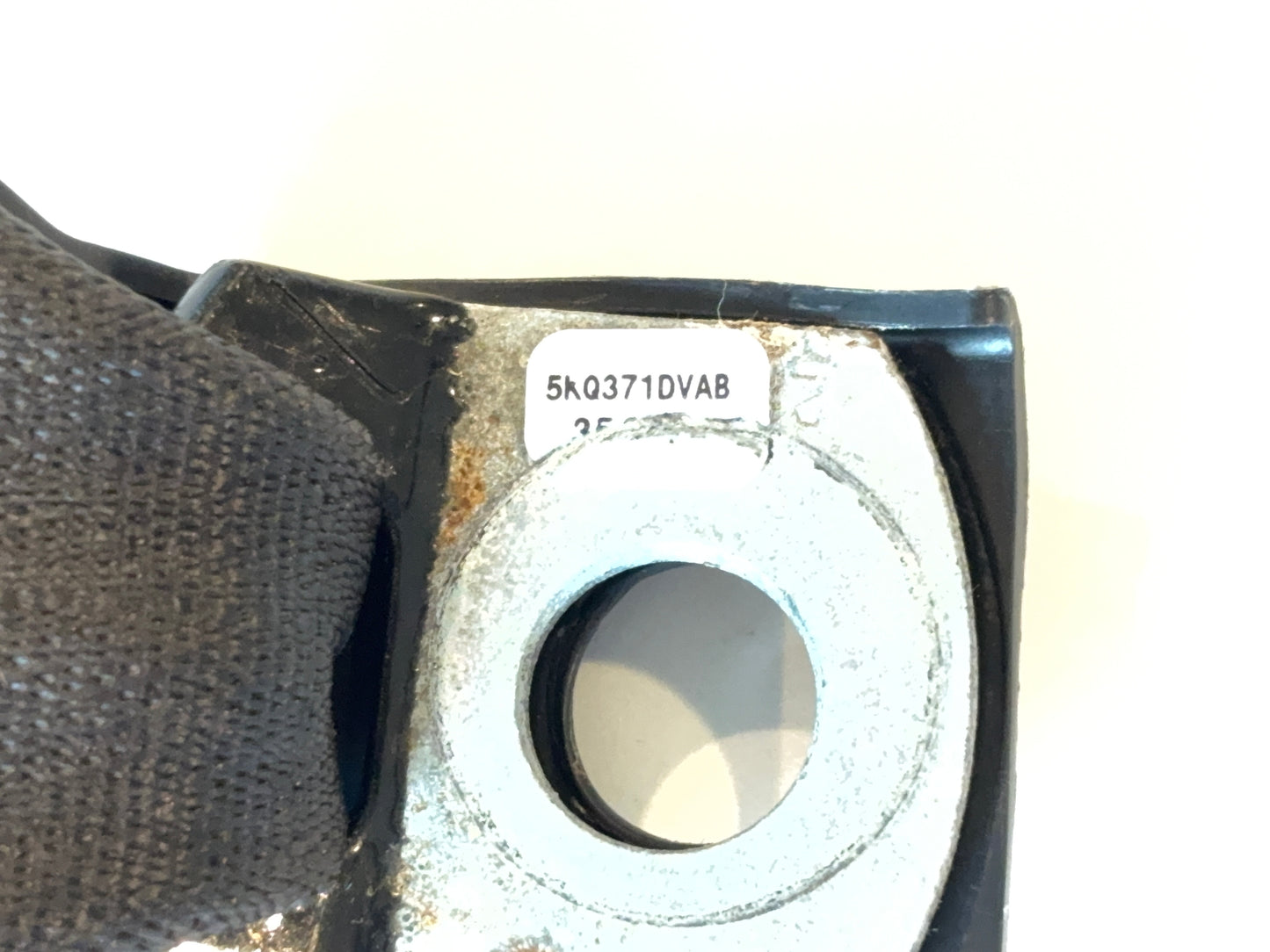 Rear Seat Belt Buckle 2009-12 Ram 1500 10-12 2500 3500 5KQ371DVAB Left or Center