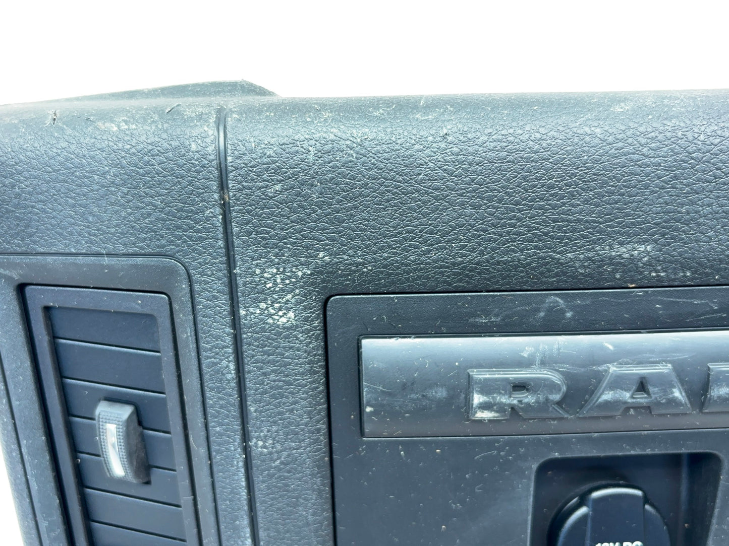 Center Console Rear Panel 13-18 Ram 1500 13-17 2500 3500 19+ Classic 5NA01DX9AA