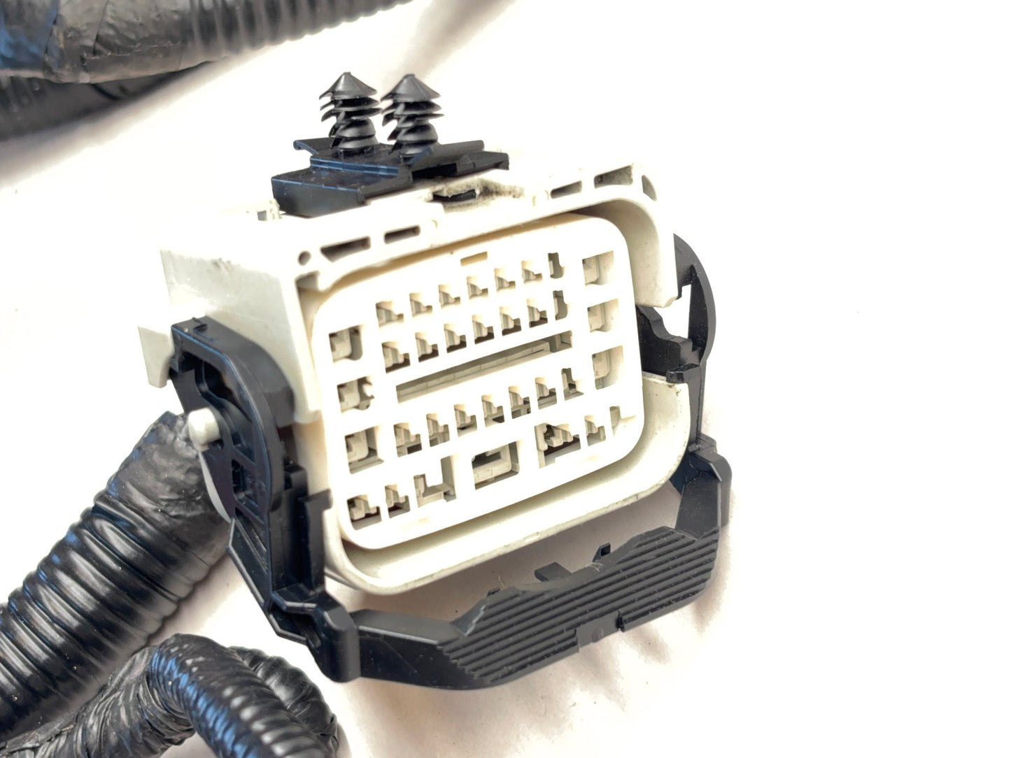 Front End Wiring Module 2014 Ram 1500 Laramie 5.7 8-speed Auto 68209988AC