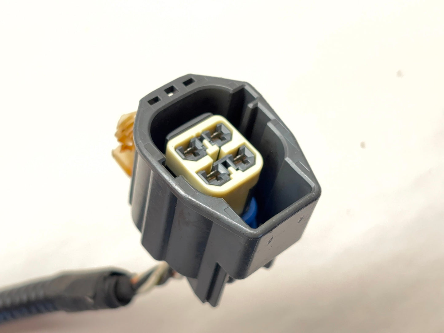 Front End Wiring Module 2014 Ram 1500 Laramie 5.7 8-speed Auto 68209988AC