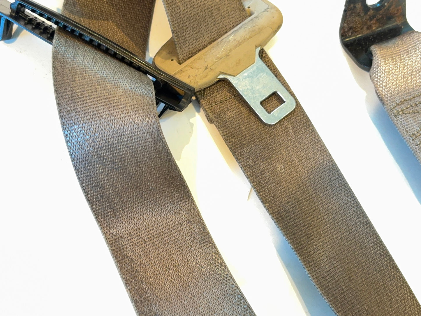 Passenger RH Front Seat Belt Retractor 2013-18 Ram 1500 2500 5KP961L1AG Tan