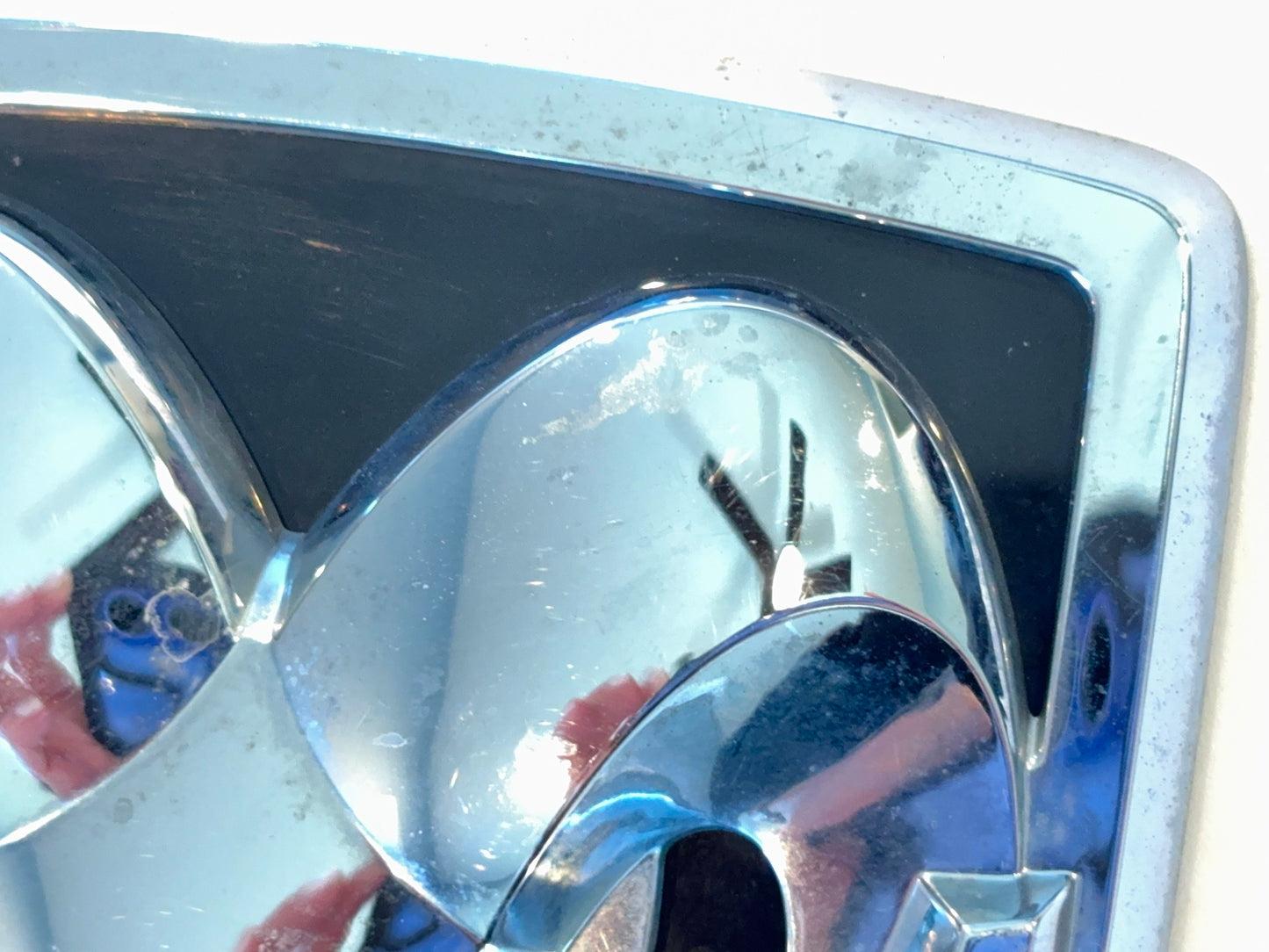 Ram Head Tailgate Emblem 2006 2007 2008 Ram 1500 2500 3500 55077718AA *Scuffed*