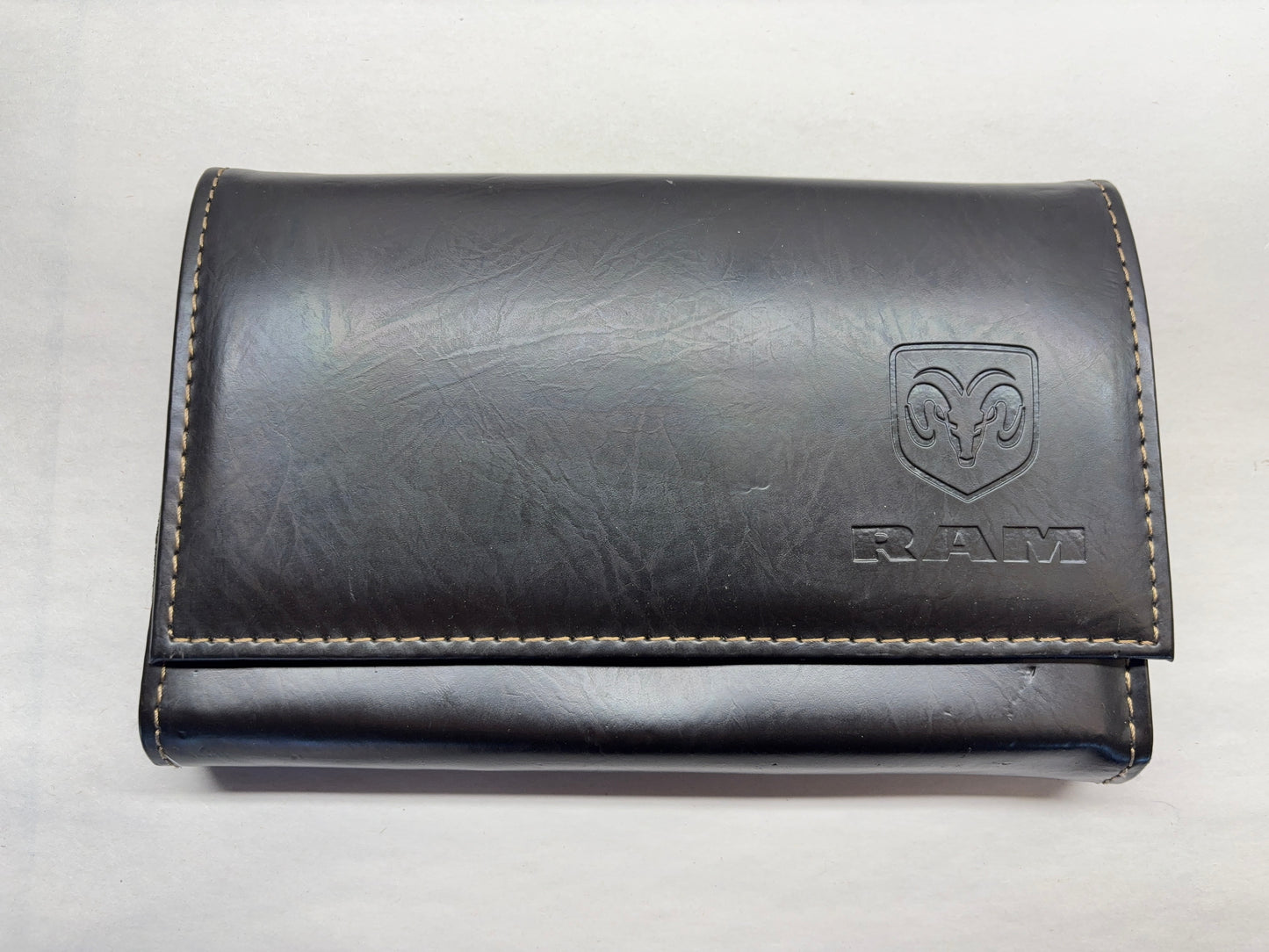 Owner's Manual, 2014 Ram 1500 2500 3500 with supplements for HD Trucks Towing