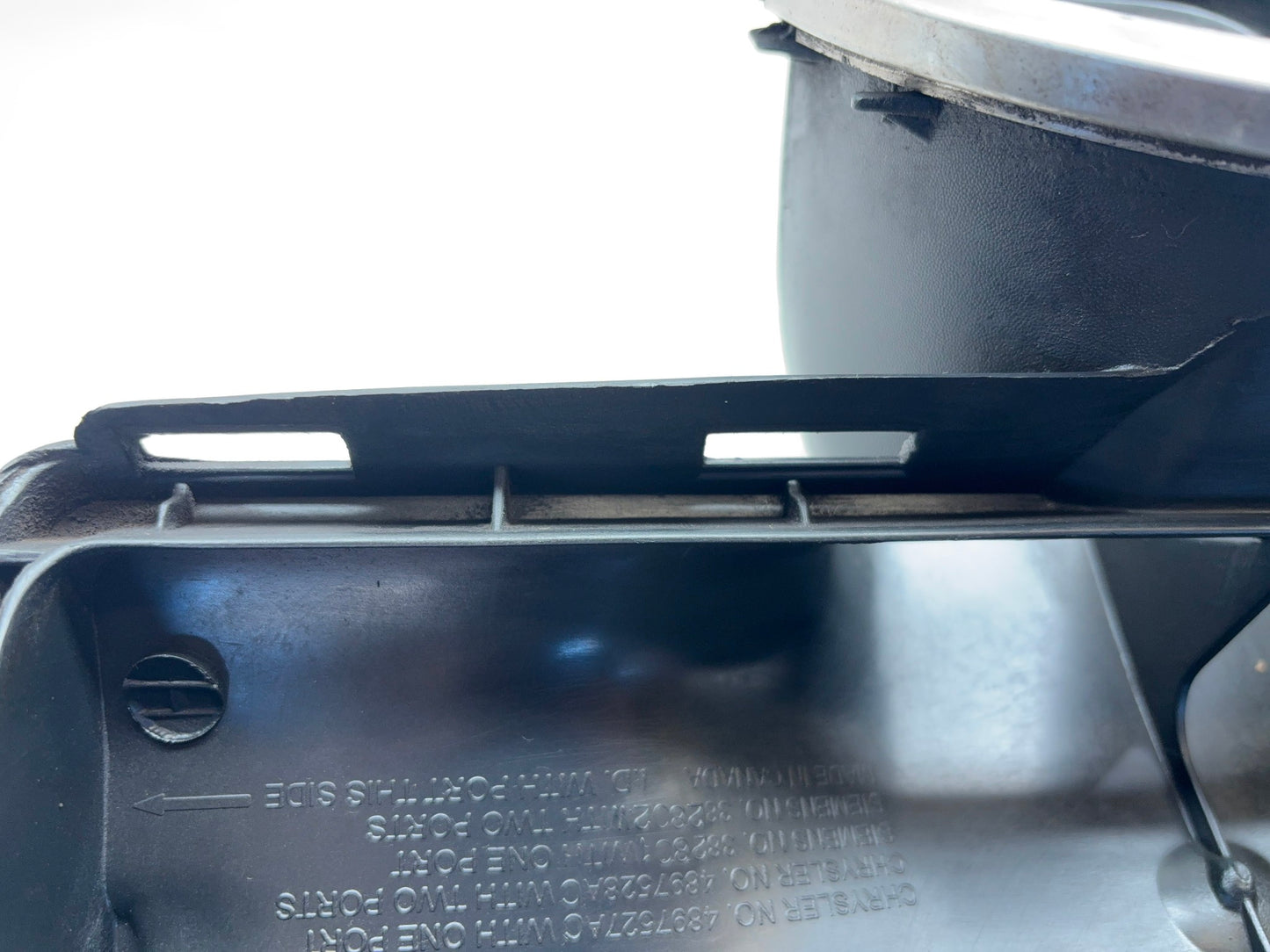 Air Cleaner Air Box 98-01 Ram 1500 98-02 2500 3500 V8 4897527AA Filter Housing