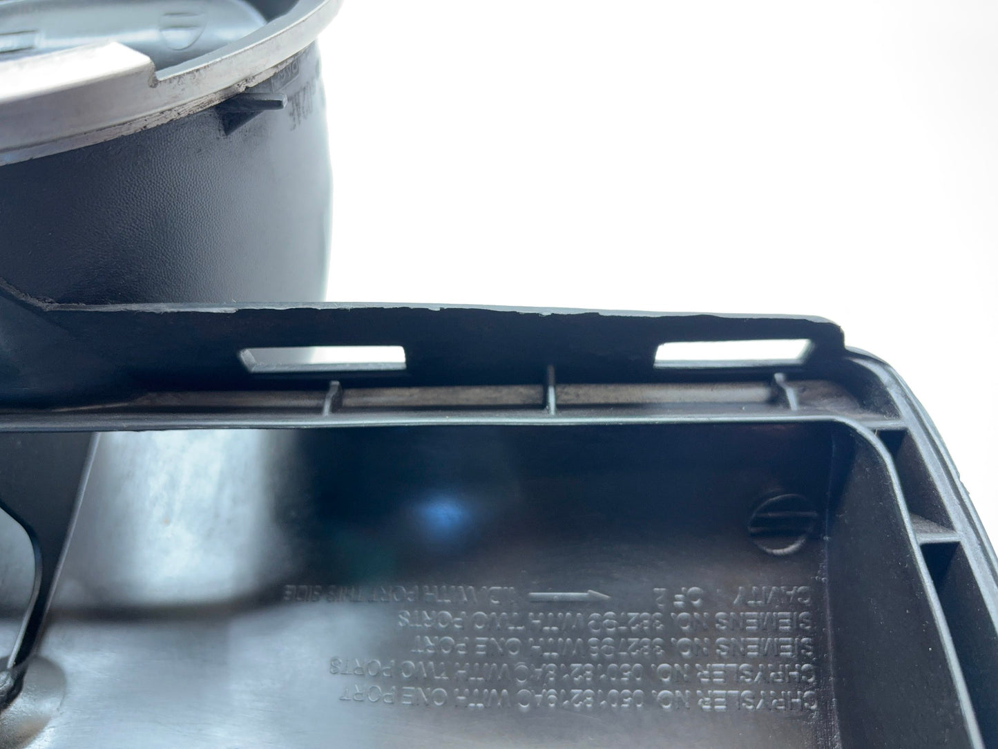 Air Cleaner Air Box 98-01 Ram 1500 98-02 2500 3500 V8 4897527AA Filter Housing