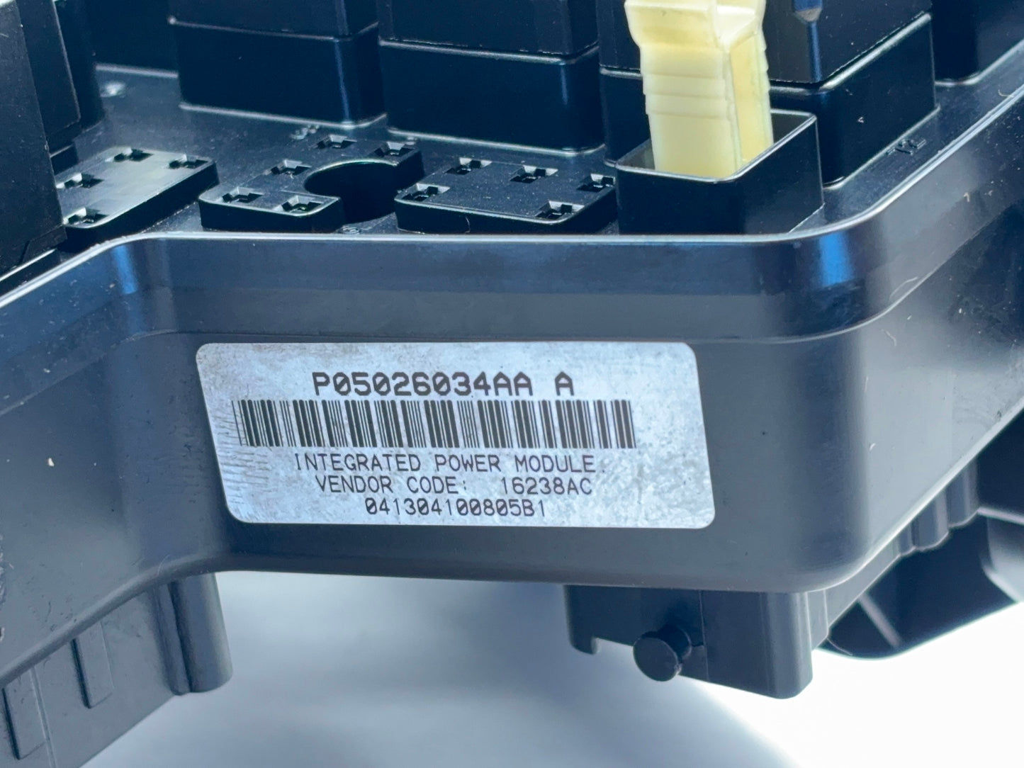 Engine Fuse Box Relay 2005 Ram 1500 04-05 Ram 2500 3500 05026034AA *Broken Mount