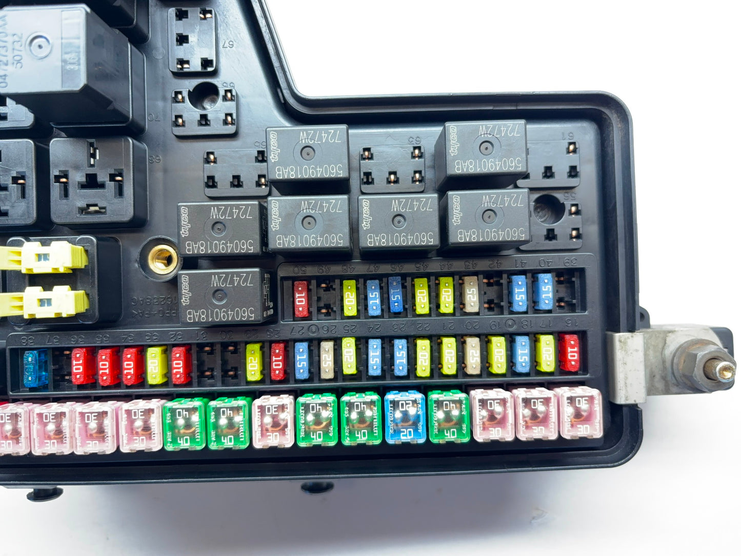 Engine Fuse Box Relay 2005 Ram 1500 04-05 Ram 2500 3500 05026034AB