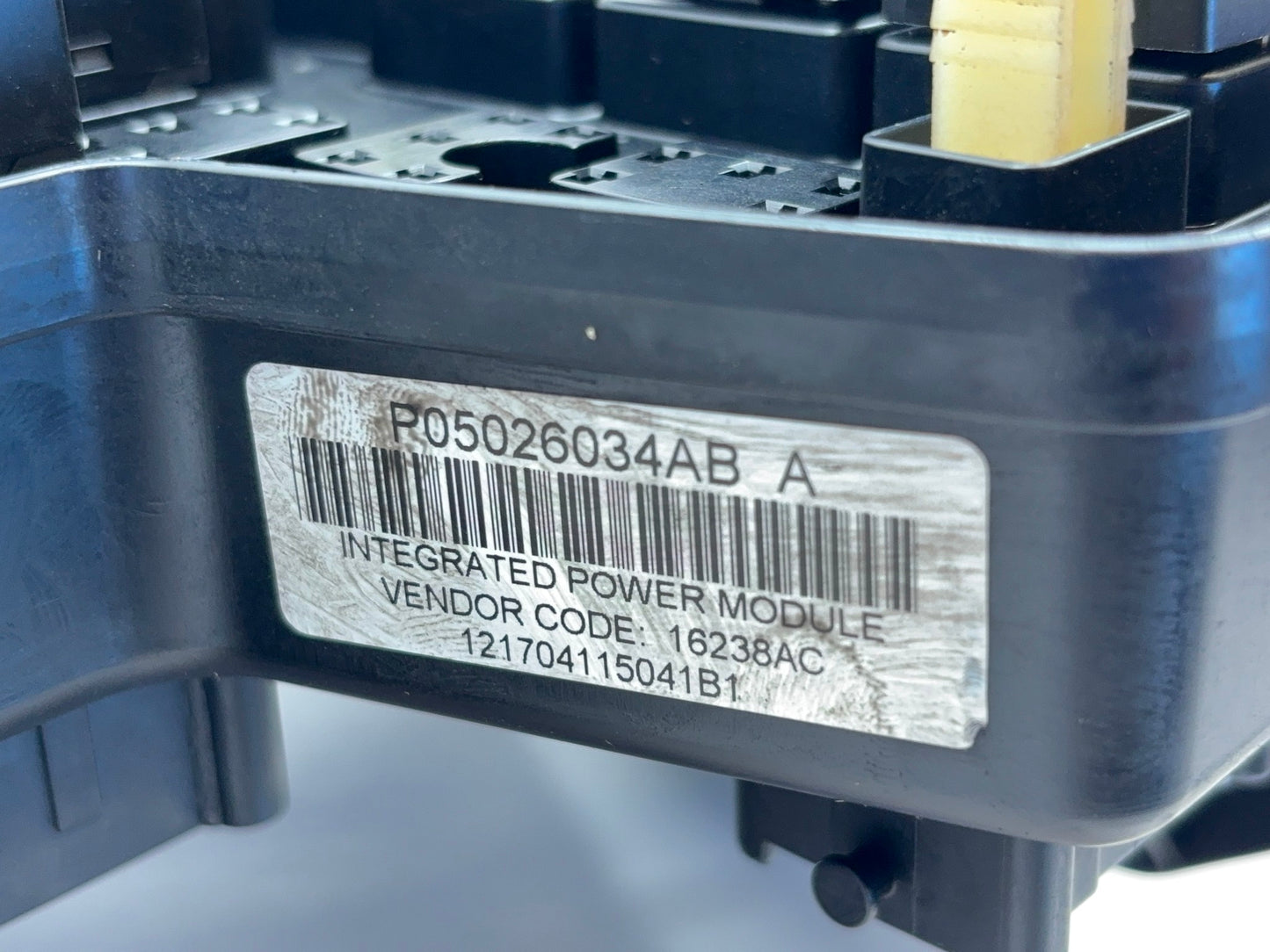 Engine Fuse Box Relay 2005 Ram 1500 04-05 Ram 2500 3500 05026034AB