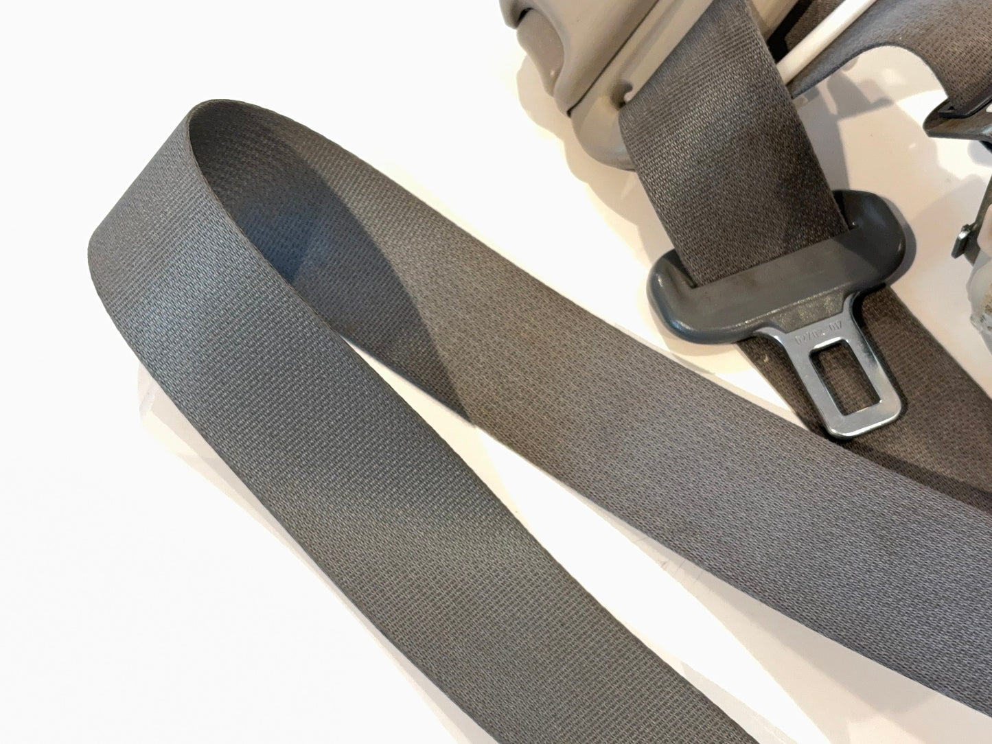 Driver Front Seat Belt Retractor 2006-08 Ram 1500 2006-09 2500 3500 MEGA CAB D5