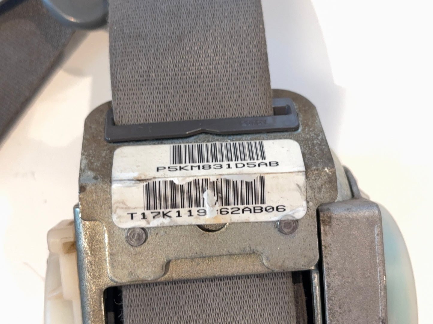 Driver Front Seat Belt Retractor 2006-08 Ram 1500 2006-09 2500 3500 MEGA CAB D5