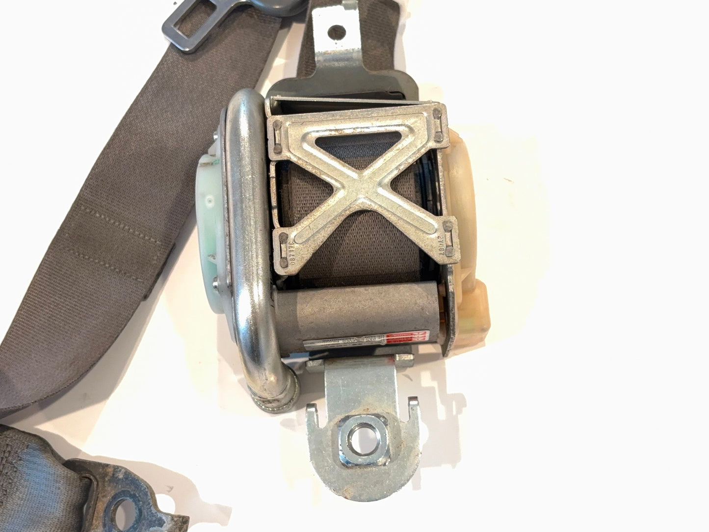 Driver Front Seat Belt Retractor 2006-08 Ram 1500 2006-09 2500 3500 MEGA CAB D5