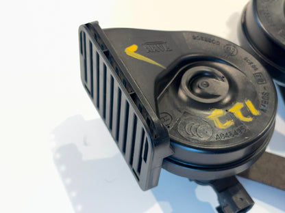 Dual Horn and Bracket Assembly, 2010-2012 Ram 1500 2500 3500 Gas Eng 5026992AB