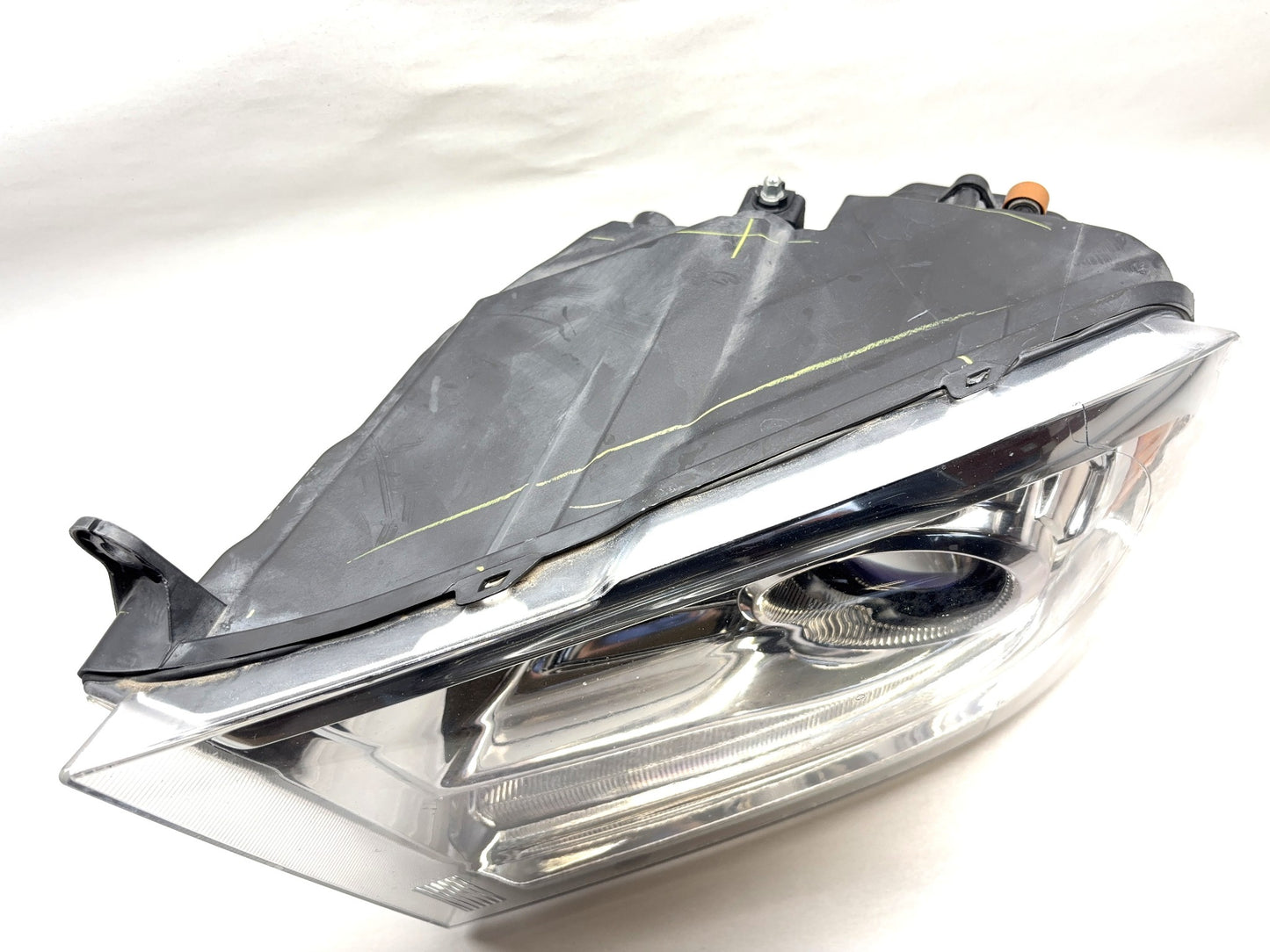 Driver Side Projector Headlight 2013-2018 Ram 1500 2500 3500 Laramie 68274983AA