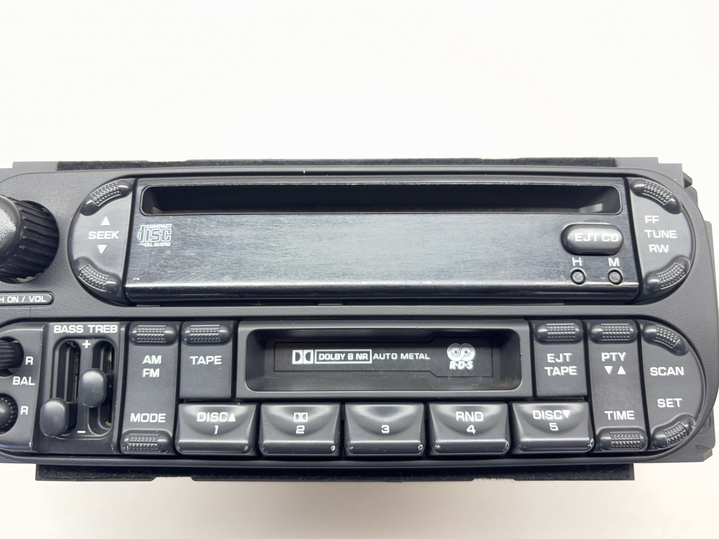 Radio AM/FM/CD/Cassette 2002-2005 Ram 1500, 2003-2005 Ram 2500 3500 5064042AB