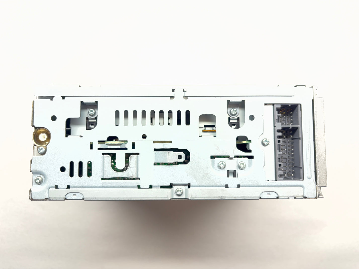 Radio AM/FM/CD/Cassette 2002-2005 Ram 1500, 2003-2005 Ram 2500 3500 5064042AB