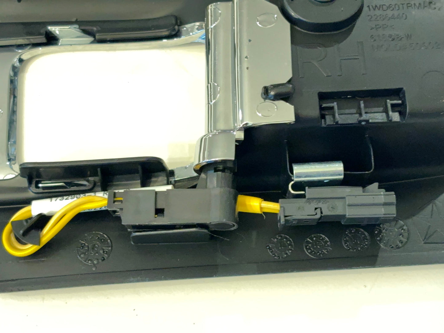 Passenger Door Handle Trim Bezel 2013-18 Ram 1500 2500 3500 1WD60DX9AC LED Black