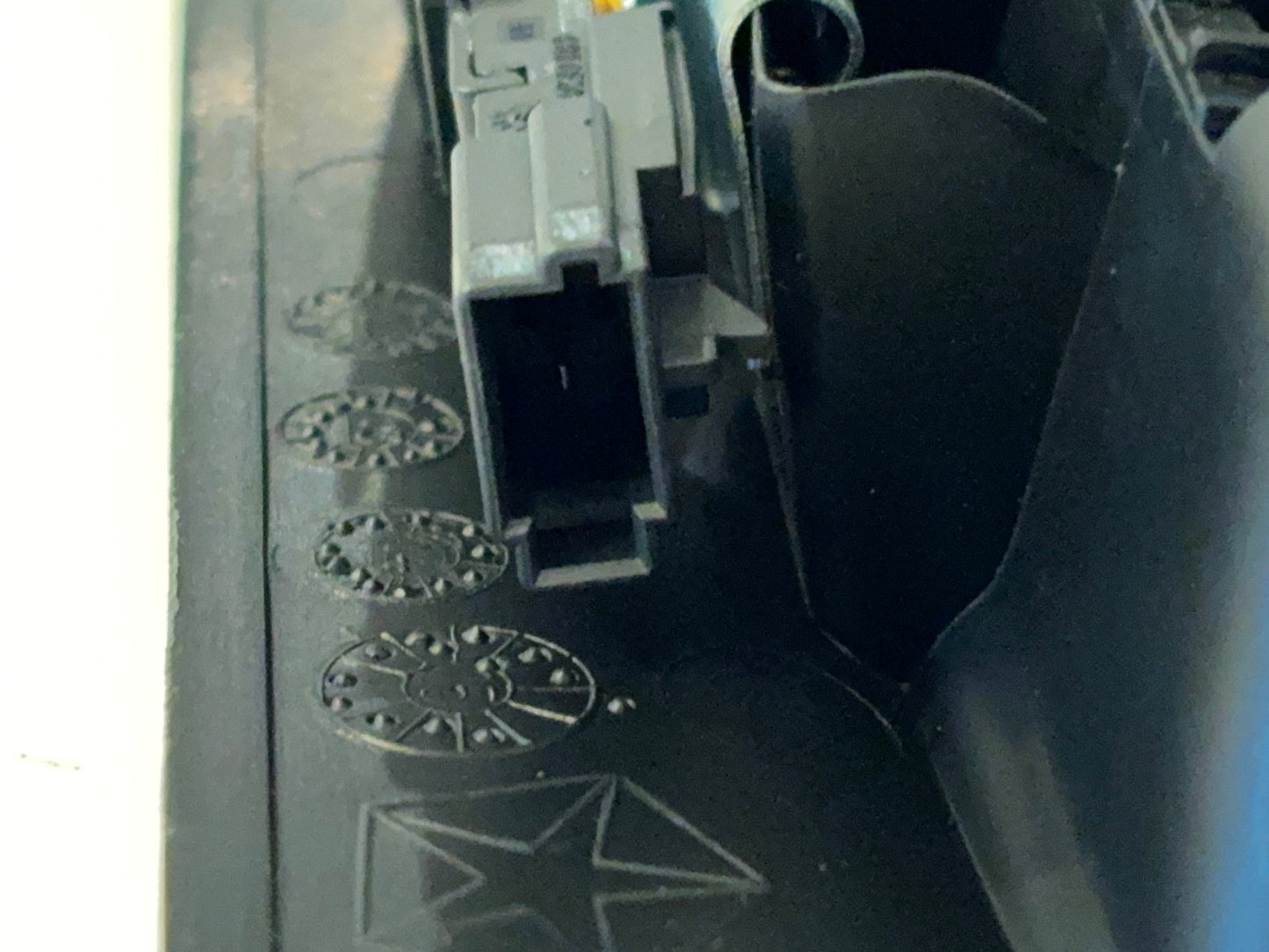 Passenger Door Handle Trim Bezel 2013-18 Ram 1500 2500 3500 1WD60DX9AC LED Black