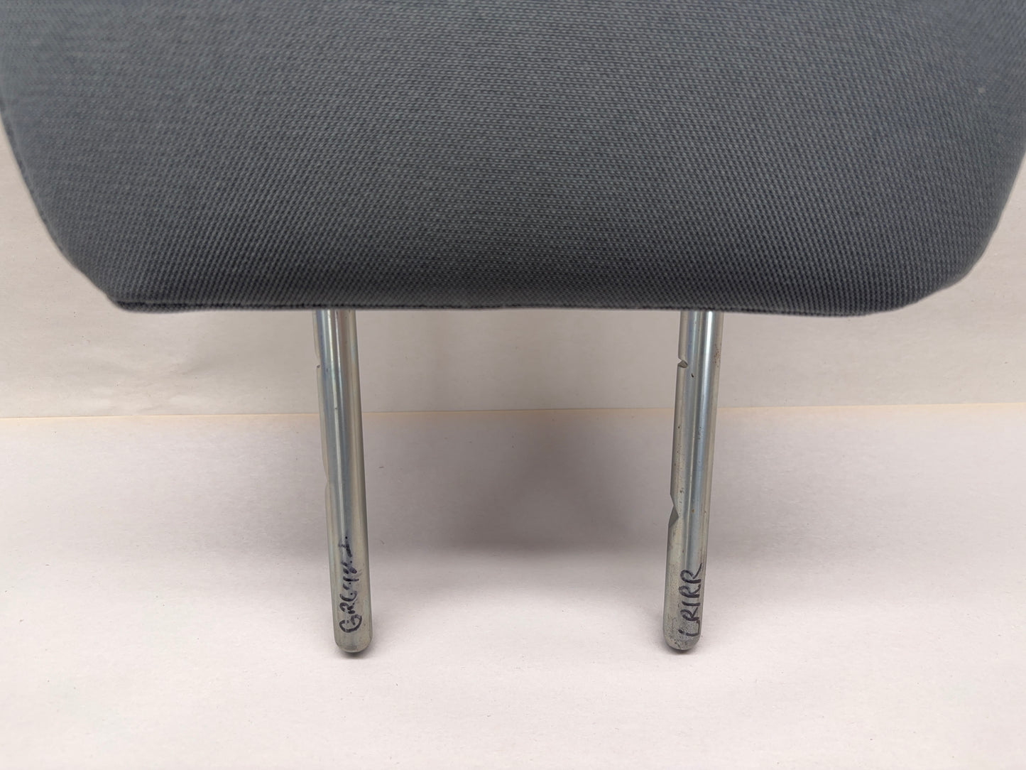 Rear Headrest 2013-18 Ram 1500 2500 3500 19+ Classic Left Right 5NA67LA8AA *X8