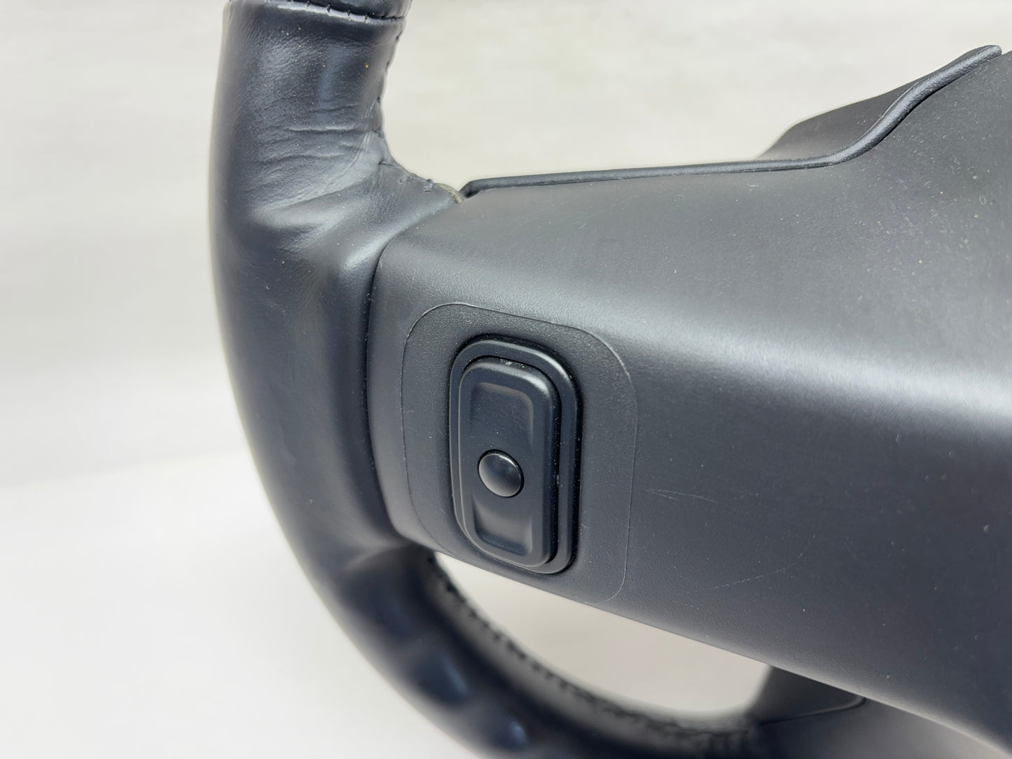 Heated Leather Steering Wheel Ram 1500 2500 3500 13-18 Black 1XC20DX9 *Very Worn