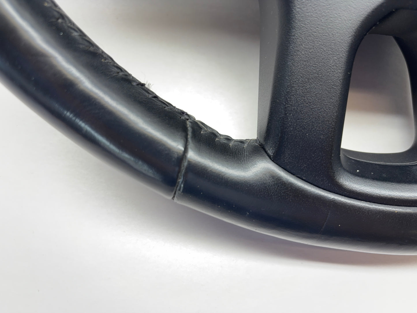 Heated Leather Steering Wheel Ram 1500 2500 3500 13-18 Black 1XC20DX9 *Very Worn