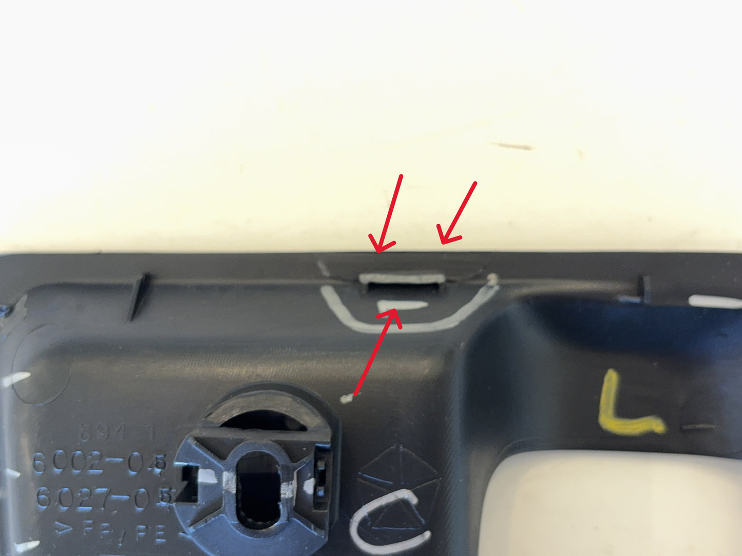 Driver Door Handle Trim Bezel 2013-18 Dodge Ram 1500 2500 3500 19+ CL 1GY65DX9AB