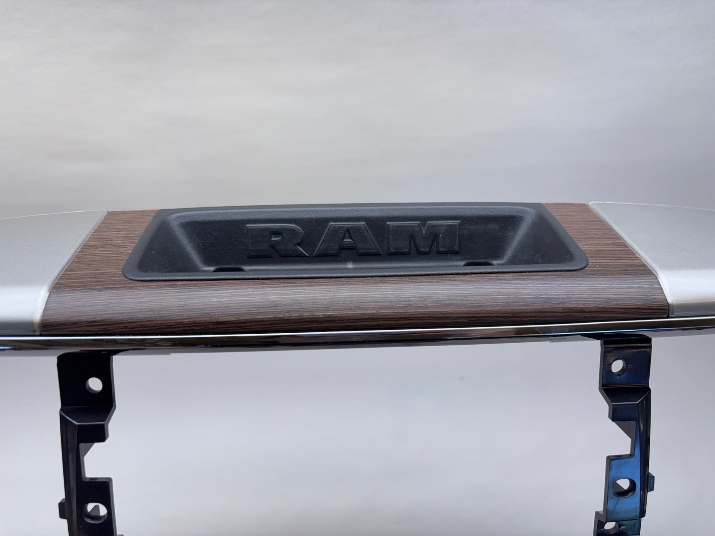 Radio Bezel Center Stack 13-18 Ram 1500 2500 3500 Woodgrain Full Cons 1VY941X9AG