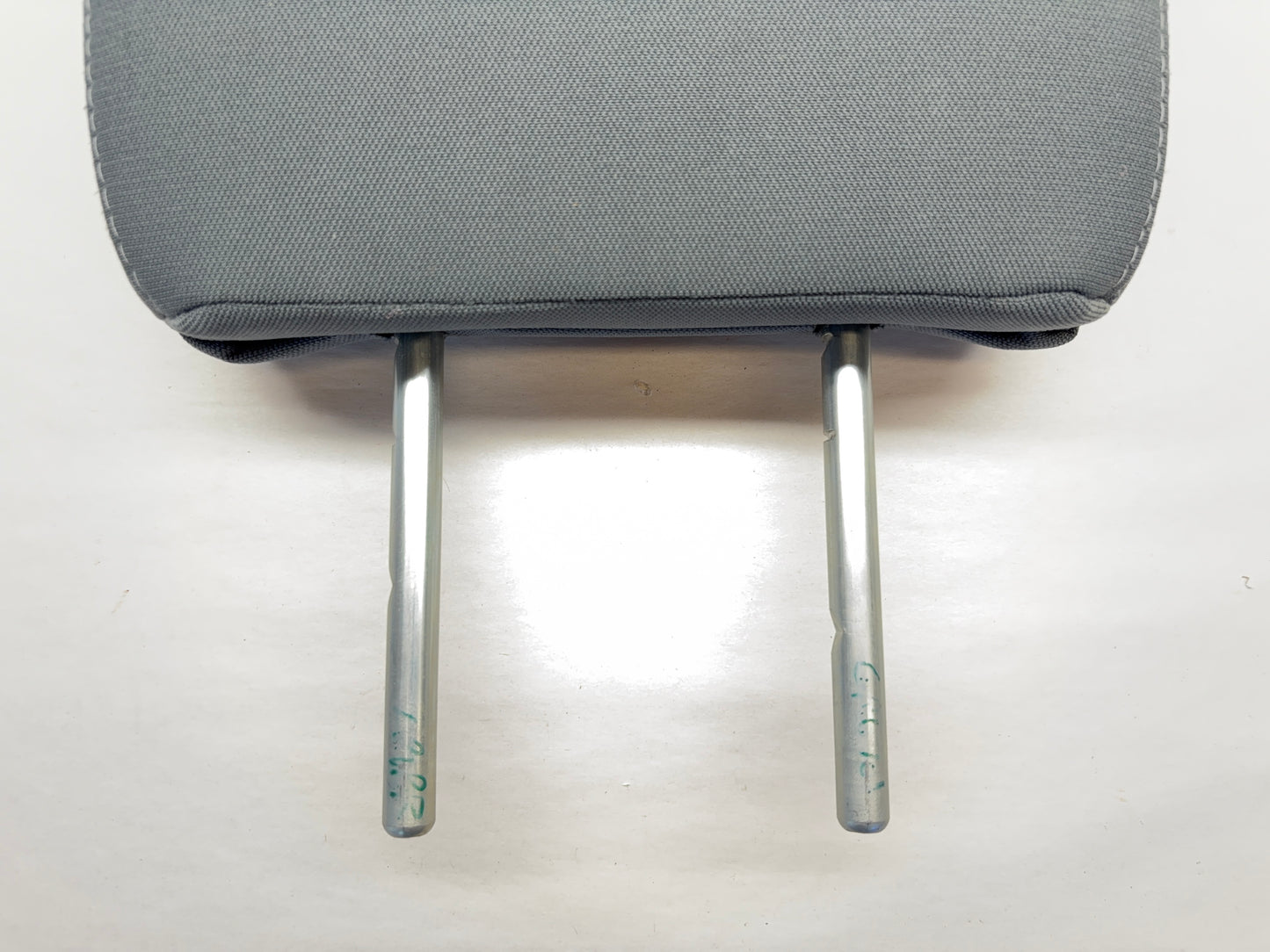 Rear Headrest 2013-18 Ram 1500 2500 3500 19+ Classic Left Right 5NA67LA8AA *X8