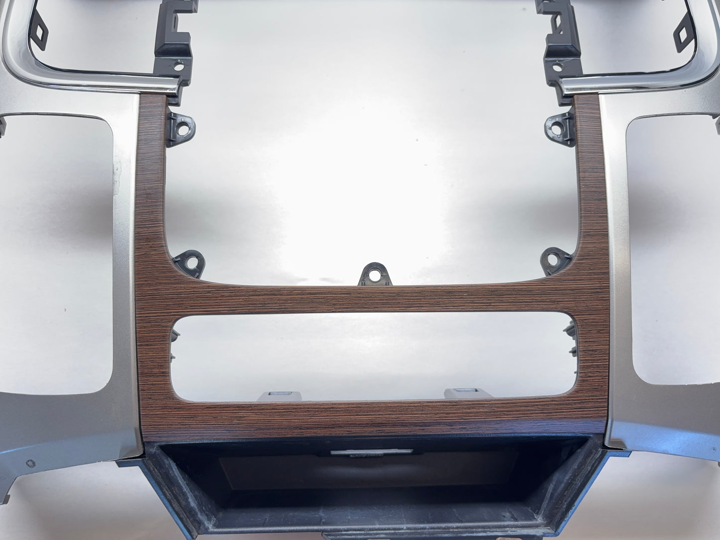 Radio Bezel Center Stack 13-18 Ram 1500 2500 3500 Woodgrain Full Cons 1VY941X9AG