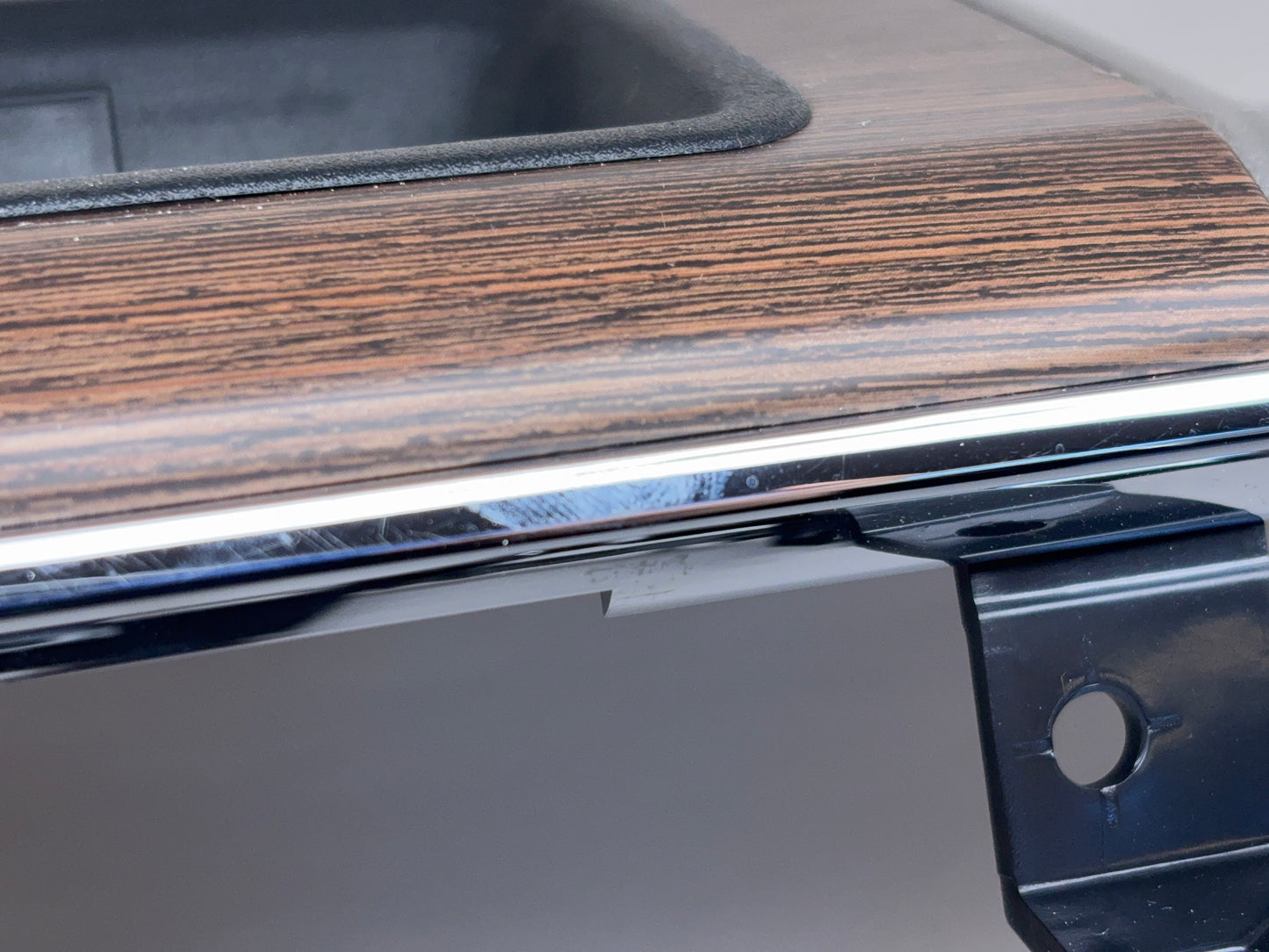 Radio Bezel Center Stack 13-18 Ram 1500 2500 3500 Woodgrain Full Cons 1VY941X9AG