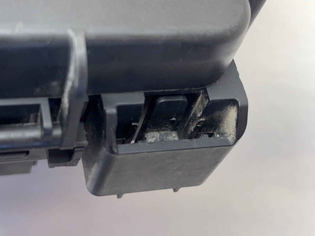 TIPM Integrated Power Module Fuse Box 2010 Dodge Ram 1500 04692194AG 591-2383