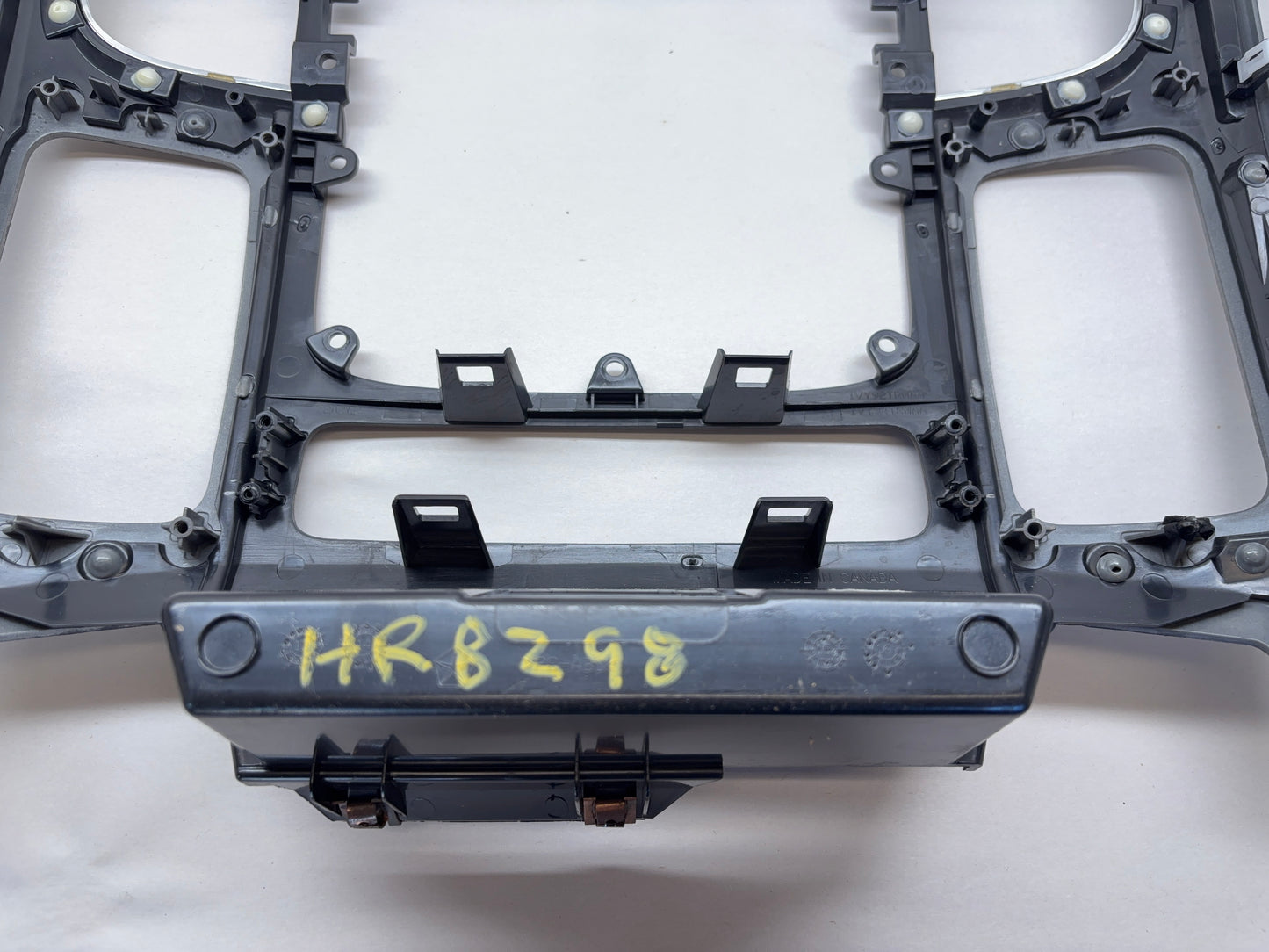 Radio Bezel Center Stack 13-18 Ram 1500 2500 3500 Woodgrain Full Cons 1VY941X9AG