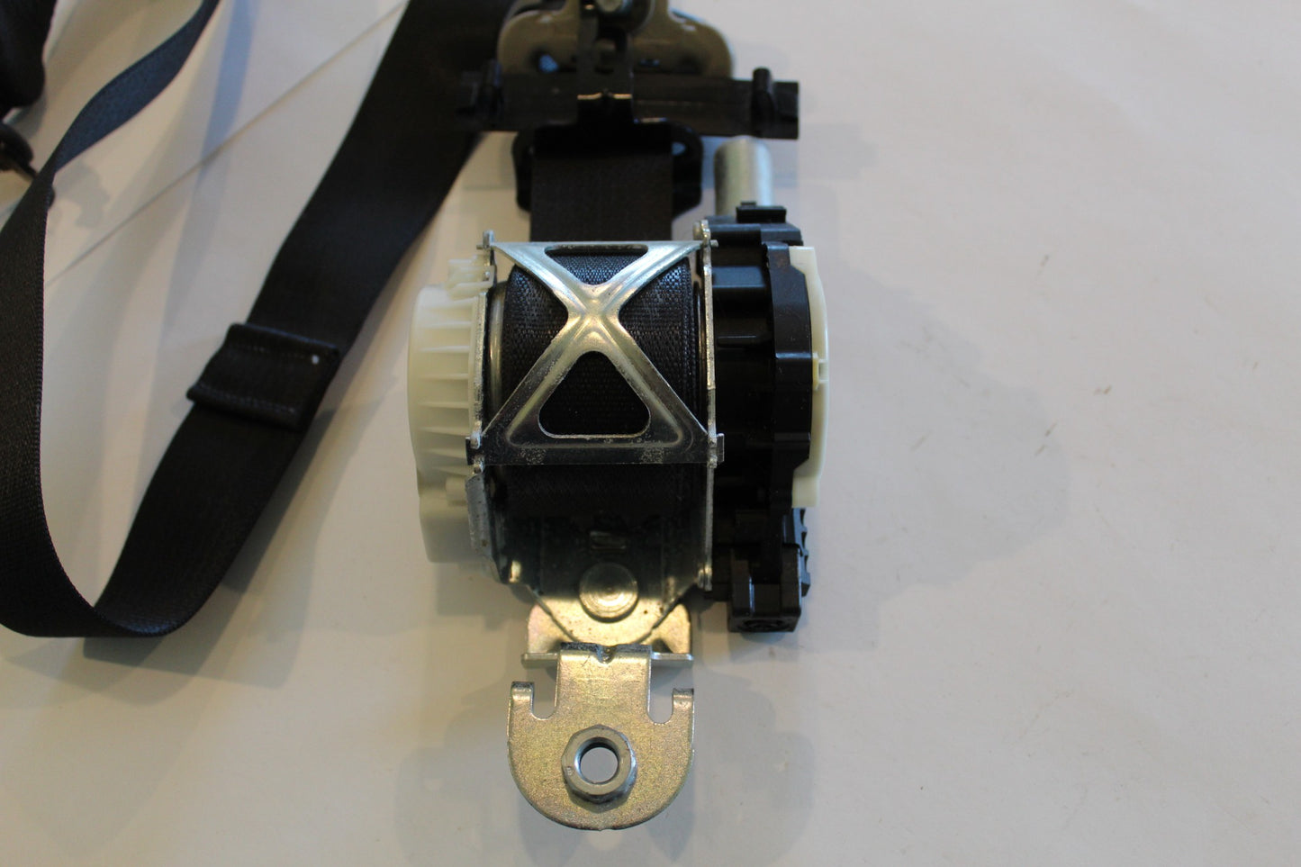 Left Front Driver Seat Belt Retractor, 2013-2017 Ram 1500 2500 4-door 5KP991X9AF