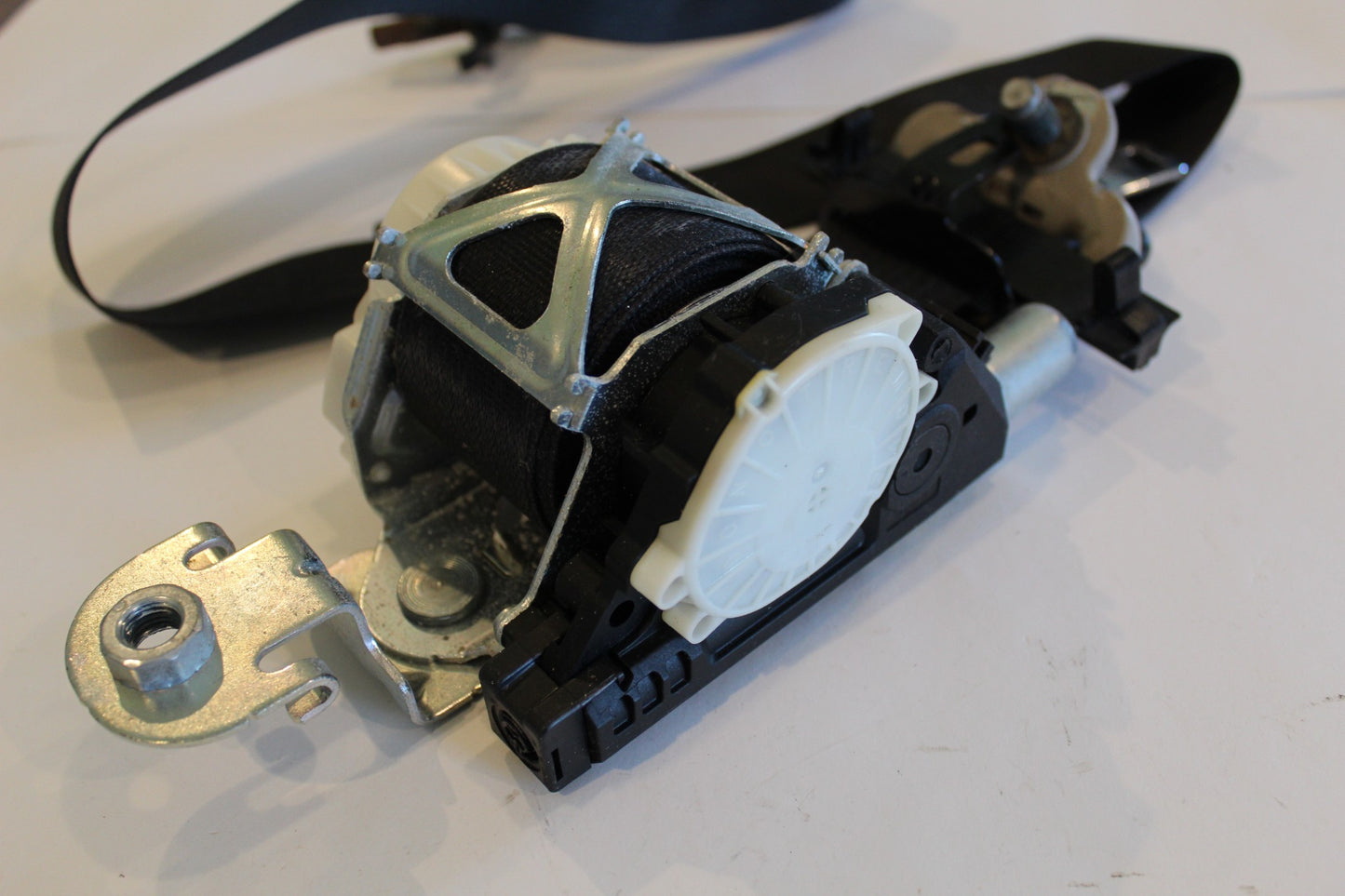 Left Front Driver Seat Belt Retractor, 2013-2017 Ram 1500 2500 4-door 5KP991X9AF