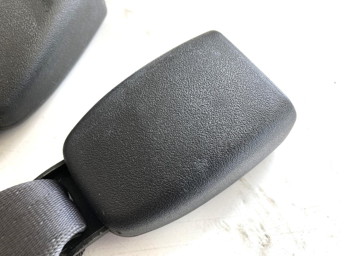 Rear Seat Belt Buckles 1998-01 Ram 1500 2500 3500 Rear Center and RH, Mist Gray