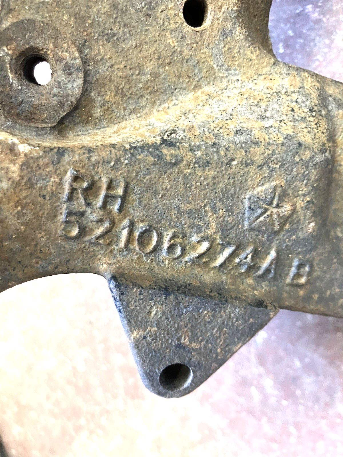 RH 4X2 Spindle Steering Knuckle 2000-01 Ram 1500 P/N 52106424AB