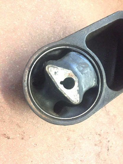 Passenger Side Motor Support 1998.5-2002 Dodge 2500 3500 5.9 24 Cummins 52022012