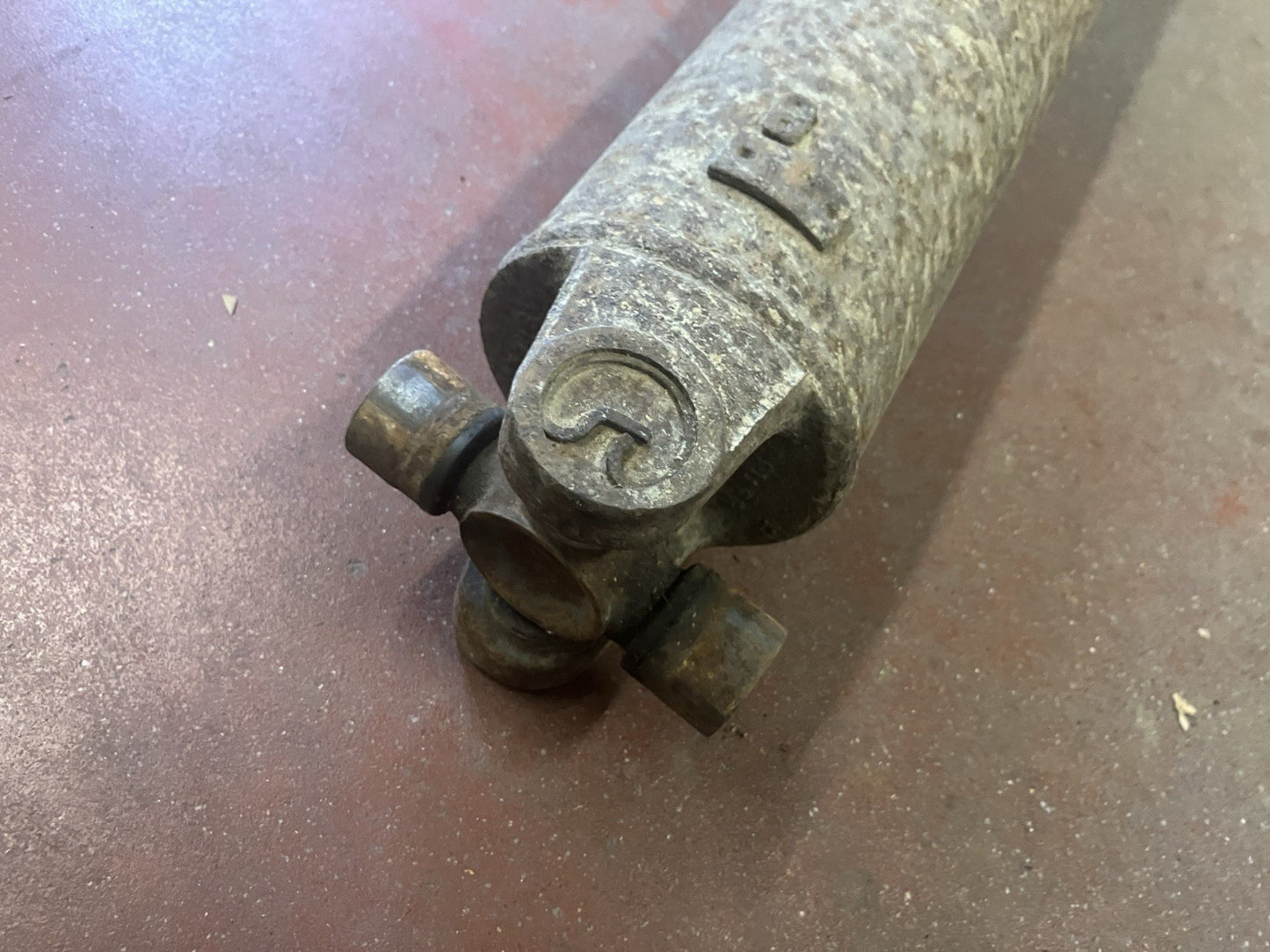 Rear Drive Shaft 2000-02 Dodge 2500 4X4. P/N 52099183