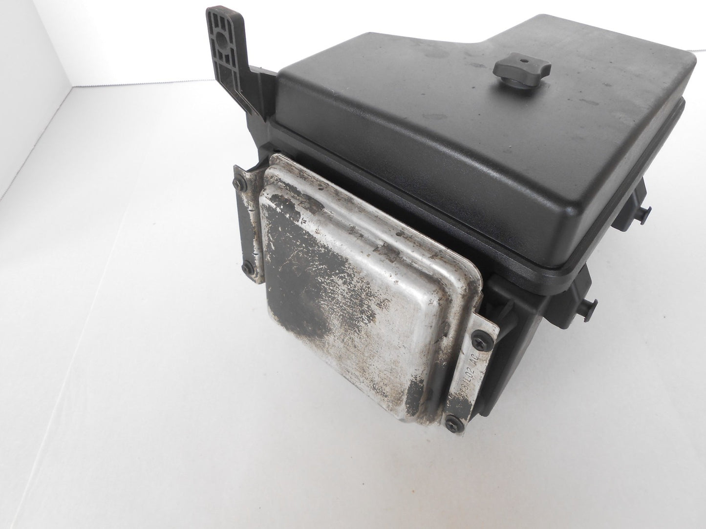 Engine Fuse Box Relay Body Control Module 2003-05 Ram 2500 3500 05026034AA