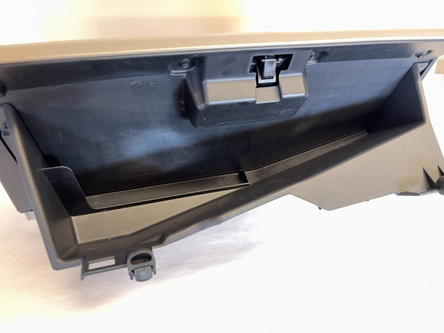 Glove Box Door, 2003-2005 Dodge Ram 1500 2500 3500 Taupe Trim Code L5 WL80WL5AA