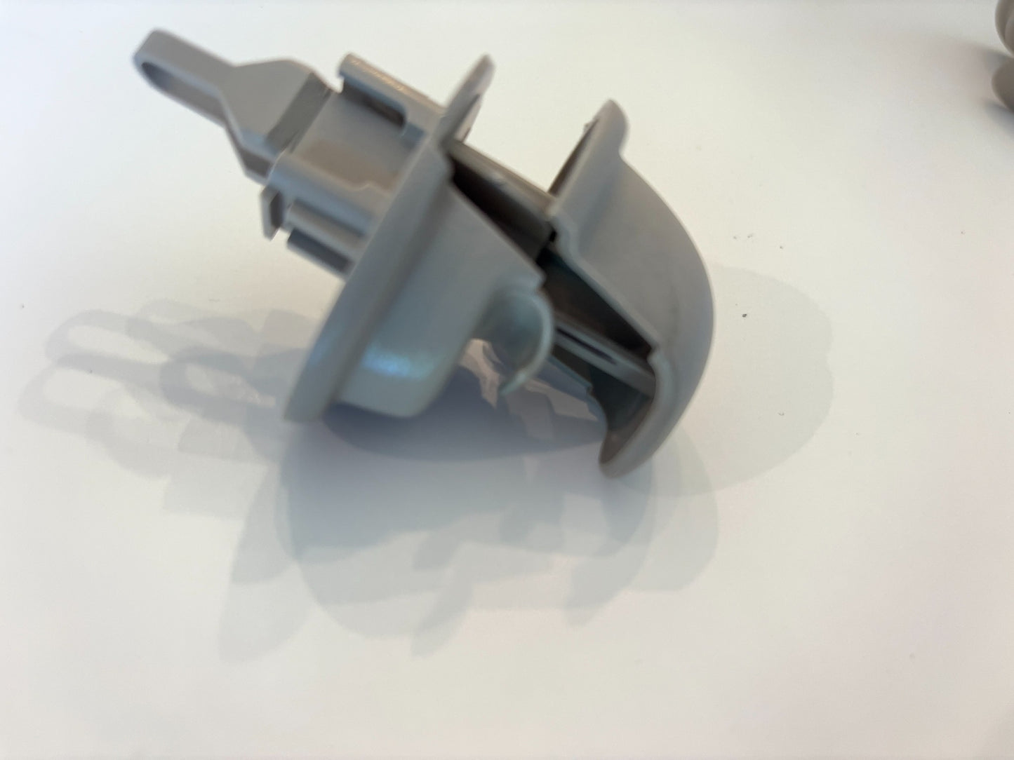 Sun Visor Clip Bracket, 2006-2008 Ram 1500 2006-2009 Ram 2500 3500 1DC48BD1AA