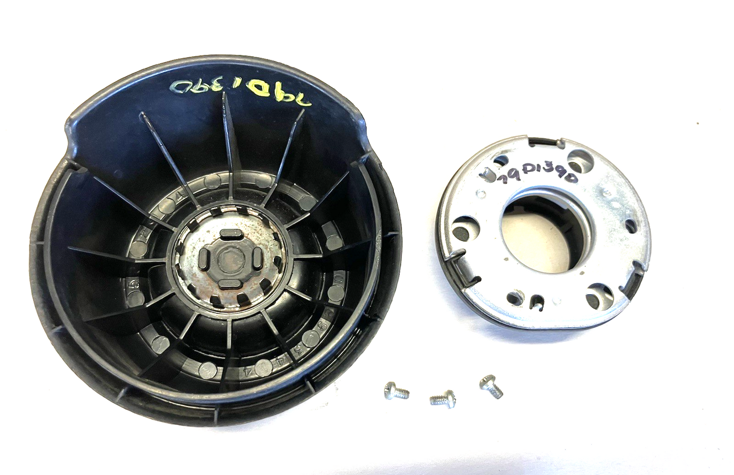 Horn Button P/N 4019344 and switch 1979 Dodge Pickup