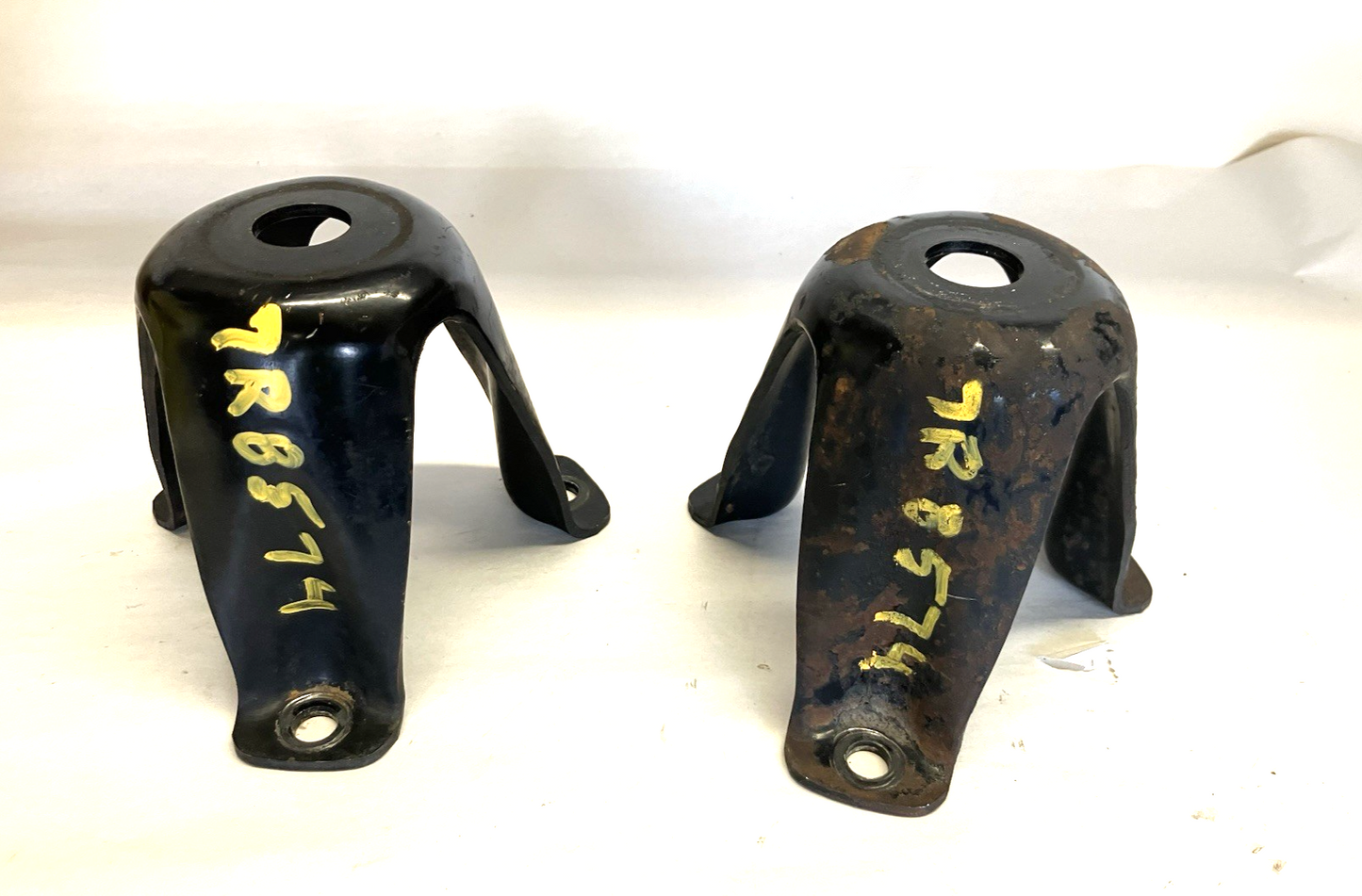 Upper Shock Cup Pair, 1994-2013 Dodge Ram 2500 3500, 4X4 Only, 52038111, Used