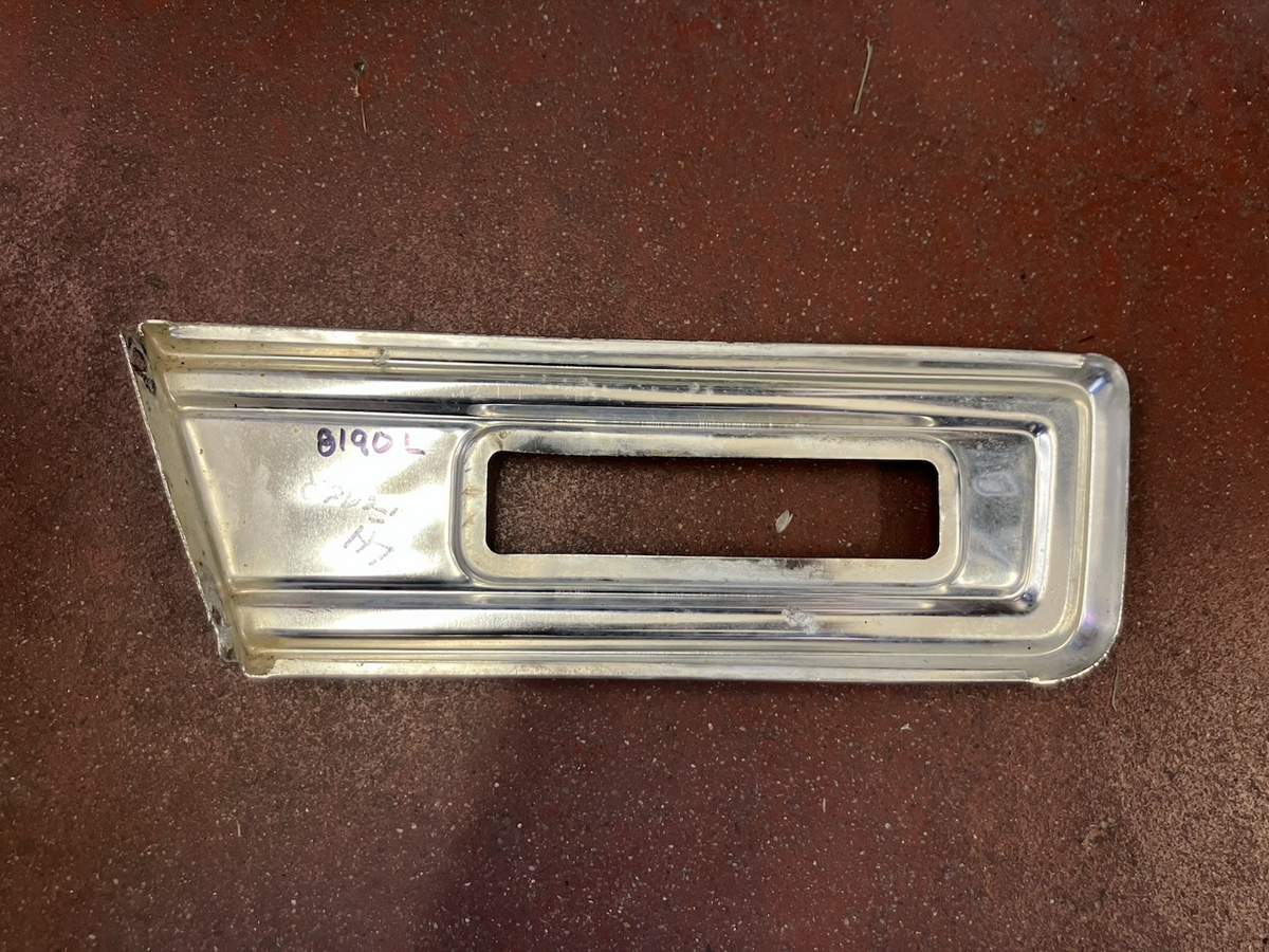 Left Front Fender Marker Lamp Molding 1981-1990 Dodge Ram 150 250 350 Ramcharger