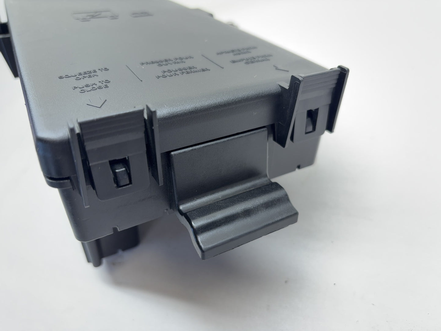 Totally Integrated Power Module TIPM 2008 Ram 2500 3500 6.7L Cummins 68028005AD